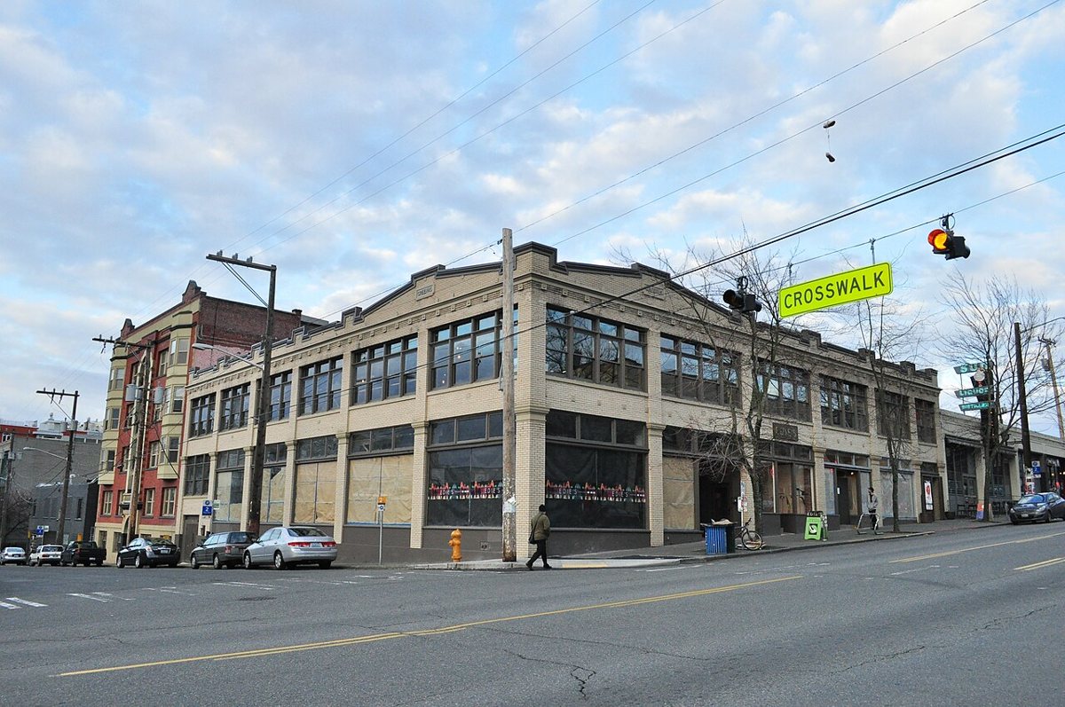 bars and nightlife along the Pike/Pine corridor