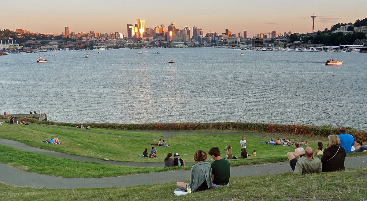 the industrial towers at Gas Works Park